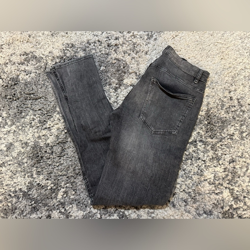 Divided by H&M, Men’s Skinny Fit Gray Washed Denim Jean Pants